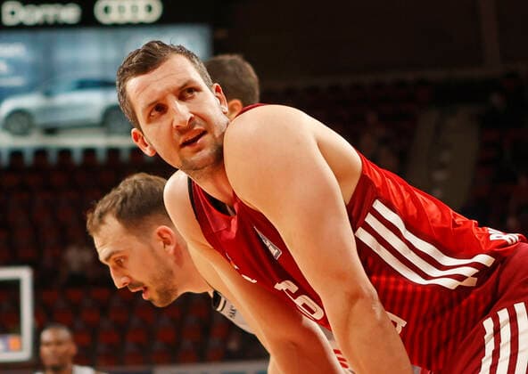 27 03 2022, BBL, FC Bayern Basketball vs Hakro Merlins Crailsheim, Audi Dome, Munich, basketball, sports, in picture Dejan Kovacevic Merlins Crailsheim , Paul Zipser FCB Basketball