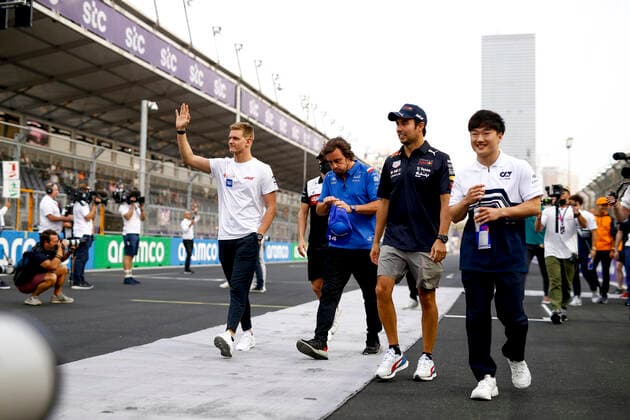47 Mick Schumacher DEU, Haas F1 Team , 14 Fernando Alonso ESP, BWT Alpine F1 Team , 11 Sergio Perez MEX, Oracle Red Bull Racing , 22 Yuki Tsunoda JPN, Scuderia AlphaTauri , F1 Grand Prix of Saudi Arabia at Jeddah Corniche Circuit on March 27, 2022 in Jeddah, Saudi Arabia Photo by HOCH ZWEI Jeddah Saudi Arabia