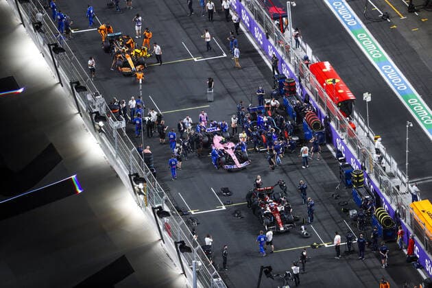 Starting grid, 77 BOTTAS Valtteri (fin), Alfa Romeo F1 Team ORLEN C42, action during the Formula 1 STC Saudi Arabian Grand Prix 2022, 2nd round of the 2022 FIA Formula One World Championship, WM, Weltmeisterschaft on the Jeddah Corniche Circuit, from March 25 to 27, 2022 in Jeddah, Saudi Arabia - F1 - SAUDI ARABIAN GRAND PRIX 2022 - RACE DPPI Panoramic  00122007__V2_3467.JPG_