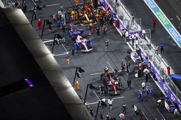 Starting grid, 77 BOTTAS Valtteri (fin), Alfa Romeo F1 Team ORLEN C42, action during the Formula 1 STC Saudi Arabian Grand Prix 2022, 2nd round of the 2022 FIA Formula One World Championship, WM, Weltmeisterschaft on the Jeddah Corniche Circuit, from March 25 to 27, 2022 in Jeddah, Saudi Arabia - F1 - SAUDI ARABIAN GRAND PRIX 2022 - RACE DPPI Panoramic  00122007__V2_3473.JPG_