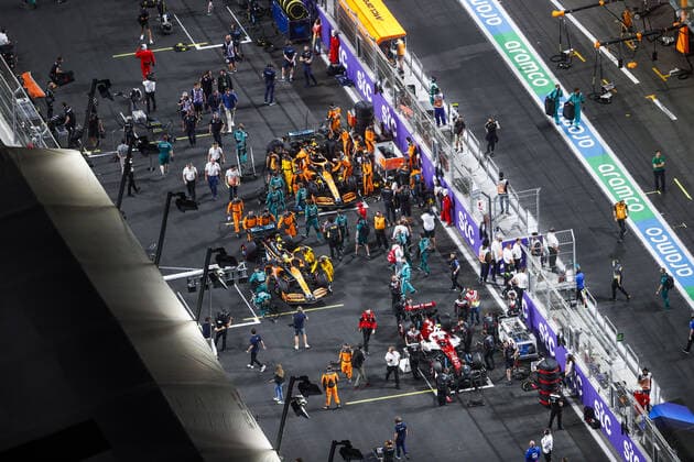 Starting grid, 24 ZHOU Guanyu (chi), Alfa Romeo F1 Team ORLEN C42, action during the Formula 1 STC Saudi Arabian Grand Prix 2022, 2nd round of the 2022 FIA Formula One World Championship, WM, Weltmeisterschaft on the Jeddah Corniche Circuit, from March 25 to 27, 2022 in Jeddah, Saudi Arabia - F1 - SAUDI ARABIAN GRAND PRIX 2022 - RACE DPPI Panoramic  00122007__V2_3487.JPG_
