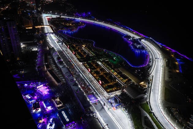 Starting grid, 11 PEREZ Sergio (mex), Red Bull Racing RB18, 16 LECLERC Charles (mco), Scuderia Ferrari F1-75, action during the Formula 1 STC Saudi Arabian Grand Prix 2022, 2nd round of the 2022 FIA Formula One World Championship, WM, Weltmeisterschaft on the Jeddah Corniche Circuit, from March 25 to 27, 2022 in Jeddah, Saudi Arabia - F1 - SAUDI ARABIAN GRAND PRIX 2022 - RACE DPPI Panoramic 00122007__V2_3571.JPG_