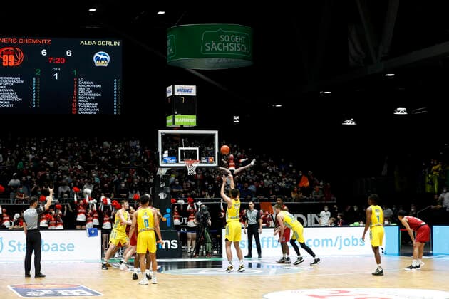 27 03 2022, easyCredit Basketball Bundesliga, BBL, season 2021 2022, men, Chemnitz Niners Alba Berlin Oscar da Silva, Alba Berlin shooting free throw Chemnitz Messe Chemnitz Sachsen Germany