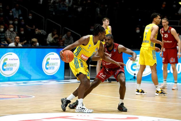 27 03 2022, easyCredit Basketball Bundesliga, BBL, season 2021 2022, men, Chemnitz Niners Alba Berlin Jaleen Smith, Alba Berlin Chemnitz Fair Chemnitz Saxony Germany