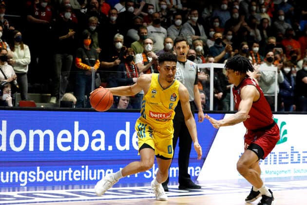 27 03 2022, easyCredit Basketball Bundesliga, BBL, season 2021 2022, men, Chemnitz Niners Alba Berlin Maodo Lo, Alba Berlin, Nelson Weidemann, Niners Chemnitz Chemnitz Fair Chemnitz Saxony Germany