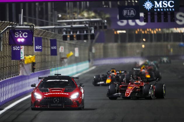 Safety car, 16 LECLERC Charles (mco), Scuderia Ferrari F1-75, action during the Formula 1 STC Saudi Arabian Grand Prix 2022, 2nd round of the 2022 FIA Formula One World Championship, WM, Weltmeisterschaft on the Jeddah Corniche Circuit, from March 25 to 27, 2022 in Jeddah, Saudi Arabia - F1 - SAUDI ARABIAN GRAND PRIX 2022 - RACE DPPI Panoramic  00122007__V2_3958.JPG_
