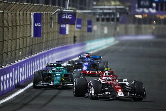 24 ZHOU Guanyu (chi), Alfa Romeo F1 Team ORLEN C42, action during the Formula 1 STC Saudi Arabian Grand Prix 2022, 2nd round of the 2022 FIA Formula One World Championship, WM, Weltmeisterschaft on the Jeddah Corniche Circuit, from March 25 to 27, 2022 in Jeddah, Saudi Arabia - F1 - SAUDI ARABIAN GRAND PRIX 2022 - RACE DPPI Panoramic  00122007__V2_4125.JPG_
