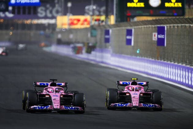 14 ALONSO Fernando (spa), Alpine F1 Team A522, 31 OCON Esteban (fra), Alpine F1 Team A522, action during the Formula 1 STC Saudi Arabian Grand Prix 2022, 2nd round of the 2022 FIA Formula One World Championship, WM, Weltmeisterschaft on the Jeddah Corniche Circuit, from March 25 to 27, 2022 in Jeddah, Saudi Arabia - F1 - SAUDI ARABIAN GRAND PRIX 2022 - RACE DPPI Panoramic 00122007__B2_0512.JPG_