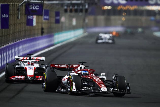 77 BOTTAS Valtteri (fin), Alfa Romeo F1 Team ORLEN C42, action during the Formula 1 STC Saudi Arabian Grand Prix 2022, 2nd round of the 2022 FIA Formula One World Championship, WM, Weltmeisterschaft on the Jeddah Corniche Circuit, from March 25 to 27, 2022 in Jeddah, Saudi Arabia - F1 - SAUDI ARABIAN GRAND PRIX 2022 - RACE DPPI Panoramic  00122007__B2_0587.JPG_