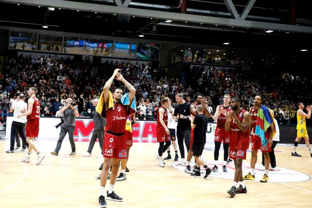27 03 2022, easyCredit Basketball Bundesliga, BBL, season 2021 2022, men, Chemnitz Niners Alba Berlin cheers of the Niners Chemnitz after the game Chemnitz Fair Chemnitz Saxony Germany