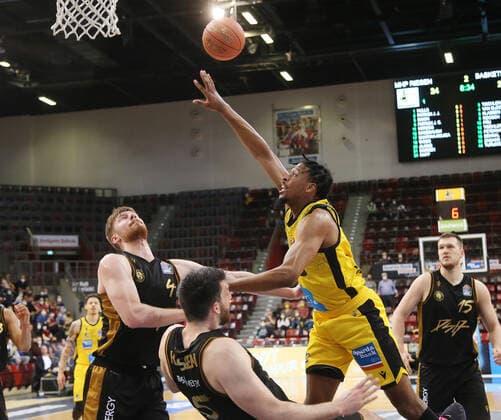 Justin Simon Riesen MHP Riesen Ludwigsburg vs Basketball Löwen Braunschweig Basketball Bundesliga 2021 2022 Ludwigsburg , GER, 27 03 2022,