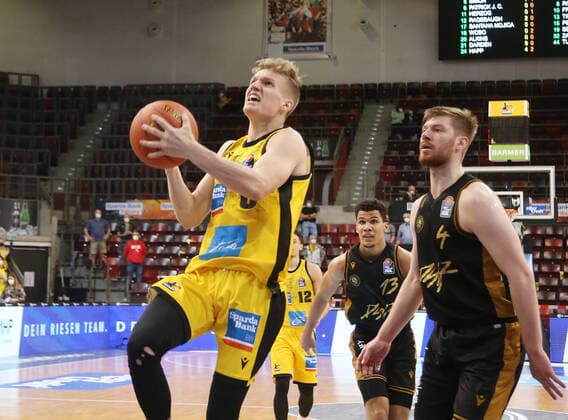 Johannes Patrick Riesen MHP Riesen Ludwigsburg vs Basketball Löwen Braunschweig Basketball Bundesliga 2021 2022 Ludwigsburg , GER, 27 03 2022,