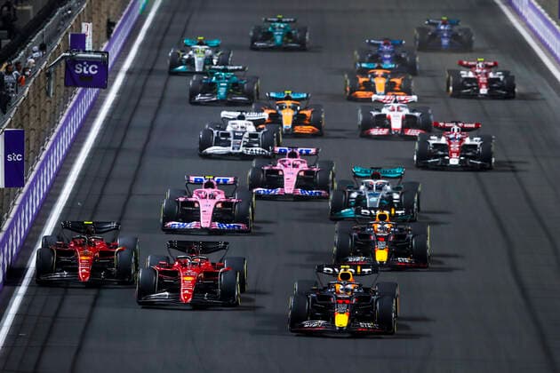 Start, 11 Sergio Perez MEX, Oracle Red Bull Racing , 16 Charles Leclerc MCO, Scuderia Ferrari , 55 Carlos Sainz ESP, Scuderia Ferrari , 1 Max Verstappen NLD, Oracle Red Bull Racing , F1 Grand Prix of Saudi Arabia at Jeddah Corniche Circuit on March 27, 2022 in Jeddah, Saudi Arabia Photo by HOCH ZWEI Jeddah Saudi Arabia