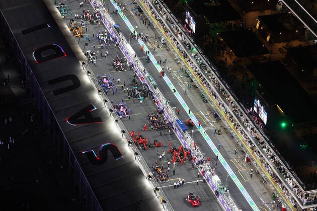 starting grid, grille de depart, during the Formula 1 STC Saudi Arabian Grand Prix 2022, 2nd round of the 2022 FIA Formula One World Championship, WM, Weltmeisterschaft on the Jeddah Corniche Circuit, from March 25 to 27, 2022 in Jeddah, Saudi Arabia - F1 - SAUDI ARABIAN GRAND PRIX 2022 - RACE DPPI Panoramic  00122007_AV6_8472