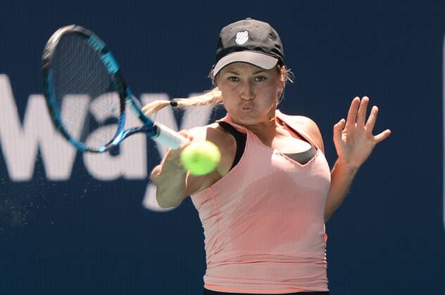 Yulia Putintseva (KAZ) is defeated by Paula Badosa (ESP) 3-6, 2-6, at the Miami Open being played at Hard Rock Stadium in Miami Gardens, Florida on March 27,2022: Ã‚ Tennisclix CSM Miami Gardens USA - ZUMAc04_ 20220327_zaf_c04_053 Copyright: xKarlaxKinnex