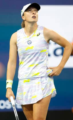 March 27, 2022, Miami Gardens, Florida, United States Of America: MIAMI GARDENS, FLORIDA - MARCH 27: Iga Swiatek of Poland defeats Madison Brengle of United States during the 2022 Miami Open presented by Itaoe at Hard Rock Stadium on March 27, 2022 in Miami Gardens, Florida...People: Iga Swiatek Miami Gardens United States Of America - ZUMAs214 20220327_zda_s214_067 Copyright: xSMGx