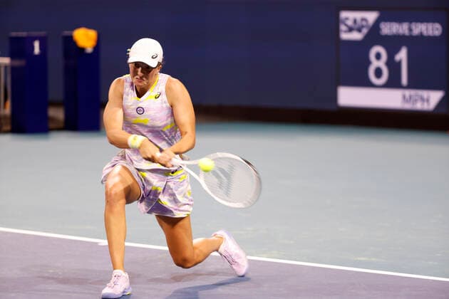 March 27, 2022, Miami Gardens, Florida, United States Of America: MIAMI GARDENS, FLORIDA - MARCH 27: Iga Swiatek of Poland defeats Madison Brengle of United States during the 2022 Miami Open presented by Itaoe at Hard Rock Stadium on March 27, 2022 in Miami Gardens, Florida...People: Iga Swiatek Miami Gardens United States Of America - ZUMAs214 20220327_zda_s214_081 Copyright: xSMGx