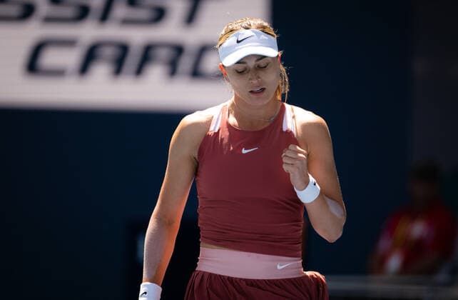 March 27, 2022, MIAMI, FLORIDA, UNITED STATES: Paula Badosa of Spain in action during the third round of the 2022 Miami Open WTA, Tennis Damen 1000 tennis tournament against Yulia Putintseva of Kazakhstan MIAMI UNITED STATES - ZUMAa181 20220327_zaa_a181_200 Copyright: xRobxPrangex