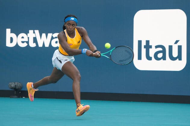 Coco Gauff (USA) is defeated by Iga Swiatek (POL) 3-6, 1-6, at the Miami Open being played at Hard Rock Stadium in Miami Gardens, Florida on March 28,2022: Ã‚ Tennisclix CSM Miami Gardens USA - ZUMAc04_ 20220328_zaf_c04_015 Copyright: xKarlaxKinnex
