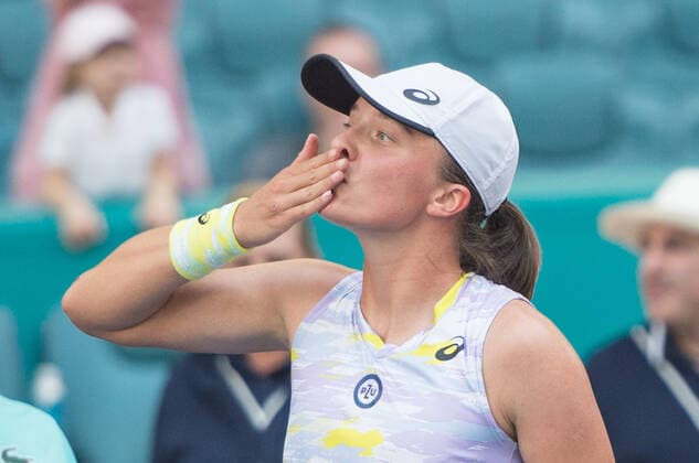 Iga Swiatek (POL) defeated Coco Gauff (USA) 6-3, 6-1, at the Miami Open being played at Hard Rock Stadium in Miami Gardens, Florida on March 28, 2022: Ã‚ Tennisclix CSM Miami Gardens USA - ZUMAc04_ 20220328_zaf_c04_040 Copyright: xKarlaxKinnex