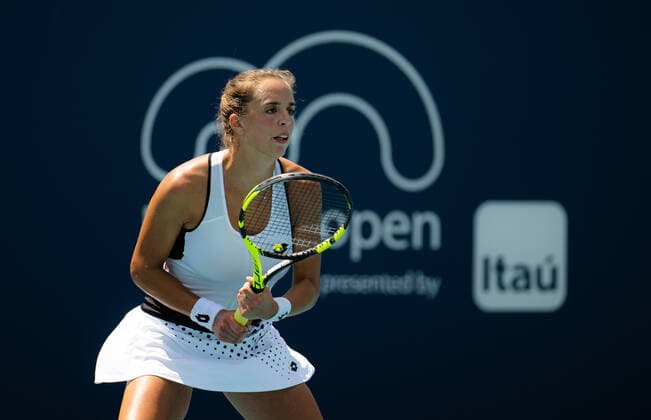March 28, 2022, MIAMI, FLORIDA, UNITED STATES: Lucia Bronzetti of Italy in action during the fourth round of the 2022 Miami Open WTA, Tennis Damen 1000 tennis tournament against Daria Saville of Australia MIAMI UNITED STATES - ZUMAa181 20220328_zaa_a181_025 Copyright: xRobxPrangex