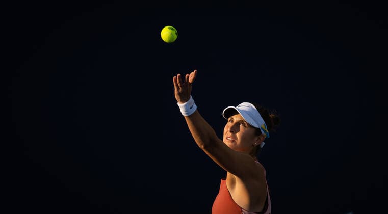 March 28, 2022, MIAMI, FLORIDA, UNITED STATES: Belinda Bencic of Switzerland in action during her fourth round match at the 2022 Miami Open WTA, Tennis Damen 1000 tennis tournament against Aliaksandra Sasnovich of Belarus MIAMI UNITED STATES - ZUMAa181 20220328_zaa_a181_080 Copyright: xRobxPrangex