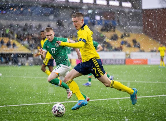 220329 Ross Tierney of Ireland and Patrik Walemark of Sweden during the UEFA European Under 21 Qualifier football match between Sweden and Ireland on March 29, 2022 in Boras Photo Jörgen Jarnberger BILDBYRAN COP 112 MB0362 fotboll football soccer fotball em kval kval uefa european under 21 qualifier u21 qualifier qualifying round qualification sverige sweden irland ireland bbeng,  Copyright: JÖRGENxJARNBERGER BB220329JJ019