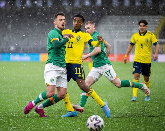 220329 Lee O Connor of Ireland and Paulos Abraham of Sweden during the UEFA European Under 21 Qualifier football match between Sweden and Ireland on March 29, 2022 in Boras Photo Jörgen Jarnberger BILDBYRAN COP 112 MB0362 fotboll football soccer fotball em kval kval uefa european under 21 qualifier u21 qualifier qualifying round qualification sverige sweden irland ireland bbeng,  Copyright: JÖRGENxJARNBERGER BB220329JJ020