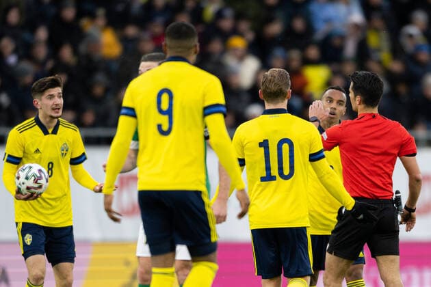 220329 Armin Gigovic and Bilal Hussein of Sweden react during the UEFA European Under 21 Qualifier football match between Sweden and Ireland on March 29, 2022 in Boras Photo Jörgen Jarnberger BILDBYRAN COP 112 MB0362 fotboll football soccer fotball em kval kval uefa european under 21 qualifier u21 qualifier qualifying round qualification sverige sweden irland ireland bbeng depp,  Copyright: JÖRGENxJARNBERGER BB220329JJ022