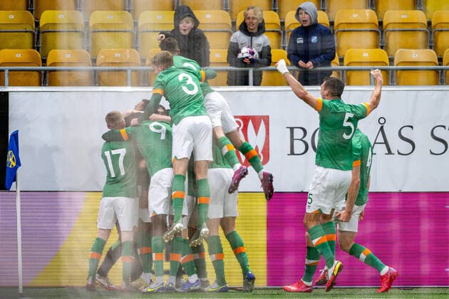 220329 Players of Ireland celebrate the 0 2 goal during the UEFA European Under 21 Qualifier football match between Sweden and Ireland on March 29, 2022 in Boras Photo Jörgen Jarnberger BILDBYRAN COP 112 MB0362 fotboll football soccer fotball em kval kval uefa european under 21 qualifier u21 qualifier qualifying round qualification sverige sweden irland ireland bbeng jubel,  Copyright: JÖRGENxJARNBERGER BB220329JJ028