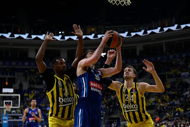 Dyshawn Pierre (21) , Jan Vesely (24) of Fenerbahce Beko Istanbul and Ben Lammers of Alba Berlin in action during the Turkish Airlines EuroLeague Regular Season Round 21 match between Fenerbahce Beko Istanbul and Alba Berlin at Ulker Sports Arena in Istanbul, Turkey , on March 29, 2022 