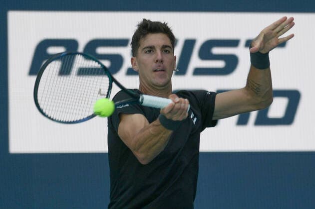 Tennis, ATP-Turnier in Miami Thanasi Kokkinakis (AUS) is defeated by Alexander Zverev (GER) 4-6, 4-6, at the Miami Open being played at Hard Rock Stadium in Miami Gardens, Florida on March 29, 2022: Ã‚ Tennisclix CSM Miami Gardens USA - ZUMAc04_ 20220329_zaf_c04_008 Copyright: xKarlaxKinnex
