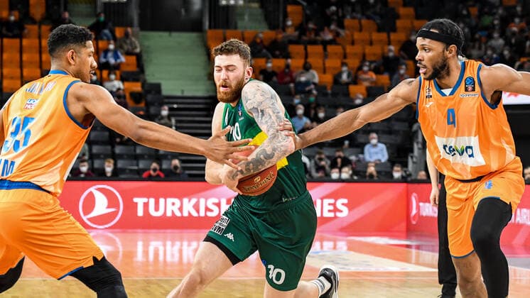 GER, EuroCup, ratiopharm ulm vs Frutti Extra Bursaspor 29 03 2022, ratiopharm arena, Neu Ulm, GER, EuroCup, ratiopharm ulm vs Frutti Extra Bursaspor, in picture Karim Jallow Ulm, 35 , Onuralp Bitim Bursaspor, 10 , Jaron Blossomgame Ulm, 4 , nordphotoxGmbHx xHafner nph00200