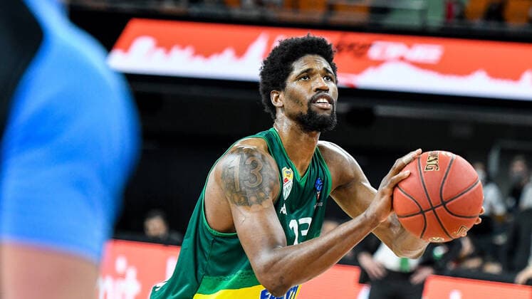 GER, EuroCup, ratiopharm ulm vs Frutti Extra Bursaspor 29 03 2022, ratiopharm arena, Neu Ulm, GER, EuroCup, ratiopharm ulm vs Frutti Extra Bursaspor, in picture Kavarrius Hayes Bursaspor, 13 at free throw nordphotoxGmbHx xHafner nph00200