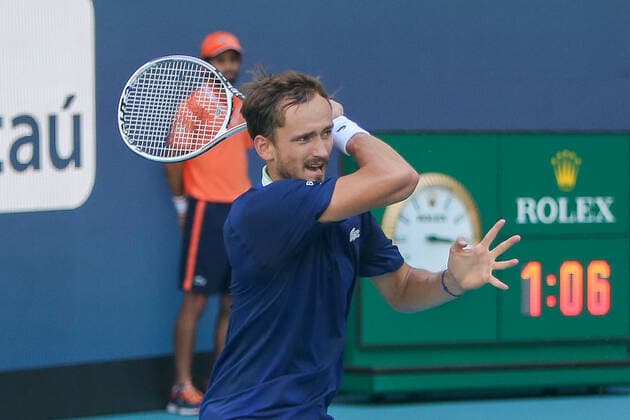 Tennis, ATP-Turnier in Miami March 29, 2022, Austin, Texas, United States: Daniil Medvedev (RUS) returns a shot during the men s fourth round at the Miami Open presented by Itau at Hard Rock Stadium in Miami Gardens, Florida. Austin United States - ZUMAw109 20220329_zap_w109_013 Copyright: xDebbyxWongx