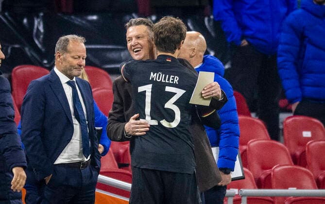 Football, National team NED, Coach Louis van Gaal at international match despite positive Corona test
