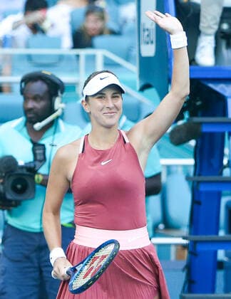Tennis, WTA-Turnier in Miami March 29, 2022, Austin, Texas, United States: Belinda Bencic (SUI) waves to the crowd after winning the women s singles quarterfinals at the Miami Open presented by Itau at Hard Rock Stadium in Miami Gardens, Florida. Austin United States - ZUMAw109 20220329_zap_w109_019 Copyright: xDebbyxWongx