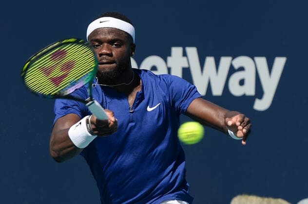 Tennis, ATP-Turnier in Miami Frances Tiafoe (USA) is defeated by Francisco Cerundolo (ARG) 7-6 (7-2), 6-7 (3-7), 2-6, at the Miami Open being played at Hard Rock Stadium in Miami Gardens, Florida on March 29,2022: Ã‚ Tennisclix CSM Miami Gardens USA - ZUMAc04_ 20220329_zaf_c04_054 Copyright: xKarlaxKinnex