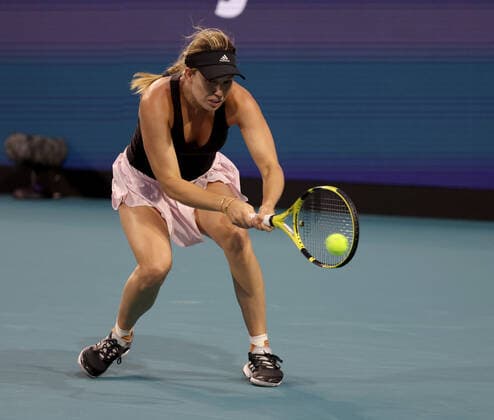 Tennis, WTA-Turnier in Miami March 29, 2022, Miami Gardens, Florida, United States Of America: MIAMI GARDENS, FLORIDA - MARCH 29: Naomi Osaka of Japan defeats Danielle Collins of the United States in their quarter final match on day 9 of the Miami Open at Hard Rock Stadium on March 29, 2022 in Miami Gardens, Florida ...People: Danielle Collins Miami Gardens United States Of America - ZUMAs214 20220329_zda_s214_017 Copyright: xSMGx