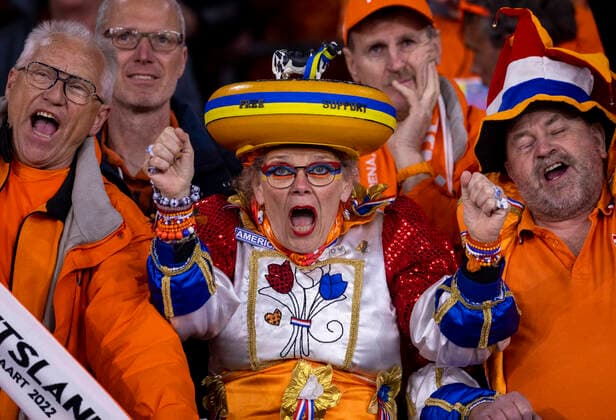 Niederländische Fans Niederlande - Deutschland Netherlands - Germany 29.03.2022, Fussball; DFB, Saison 2021 22 Foto: Moritz Müller *** Dutch fans Netherlands Germany Germany 29 03 2022, football DFB, season 2021 22 photo Moritz Müller