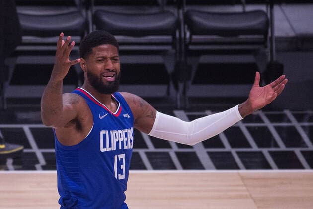 March 29, 2022, Los Angeles, California, USA: Paul George 13 of the Los Angeles Clippers disputes a call from the referee during their NBA, Basketball Herren, USA game against the Utah Jazz on Tuesday March 29, 2022 at Crypto.com Arena in Los Angeles, California. Clippers defeat Jazz, 121-115. ARIANA RUIZ PI Los Angeles USA - ZUMAp124 20220329_zaa_p124_012 Copyright: xArianaxRuizx