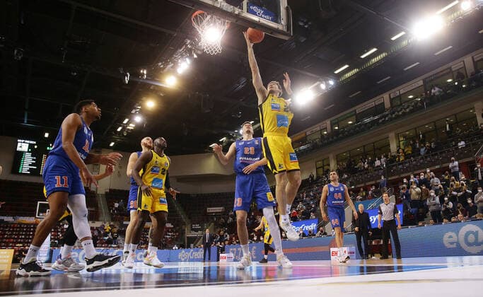 Ludwigsburg , Basketball easycredit BBL Bundesliga MHP Riesen Ludwigsburg vs SYNTAINICS MBC , Ethan Happ Riesen