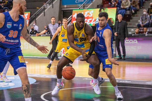 Rawle Alkins MHP Riesen Ludwigsburg, 20 vs Nikola Rebic Syntainics MBC, 44 GER, MHP Riesen Ludwigsburg vs Syntainics MBC, basketball, men, 1 Bundesliga, easycredit BBL, 19 Spieltag, Spielzeit 2021 2022, 30 03 2022 GER, MHP Riesen Ludwigsburg vs Syntainics MBC, basketball, men, 1 Bundesliga, easycredit BBL, 19 Spieltag, Spielzeit 2021 2022, 30 03 2022 Ludwigsburg Copyright: xTabeaxGuenzler Eibner-Pressefotox EP_TGR