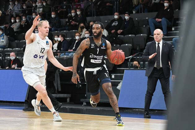 Basketball I Men I Season 2021 2022 I Eurocup I 17 Matchday I Hamburg Towers Dolomiti Energia Trento I 30 03 2022 Hamburg edel optics de Arena Hamburg Germany Copyright: xLobeca AndreasxHannigx