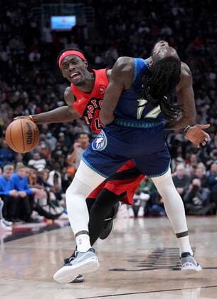 Sport Bilder des Tages March 30, 2022, TORONTO, ON, CANADA: Toronto Raptors forward Pascal Siakam (43) runs down Minnesota Timberwolves forward Taurean Prince (12) during first half NBA, Basketball Herren, USA basketball action in Toronto, Wednesday, March 30, 2022. Canada News - March 30, 2022  - ZUMAc35_ 20220330_zaf_c35_142 Copyright: xNathanxDenettex