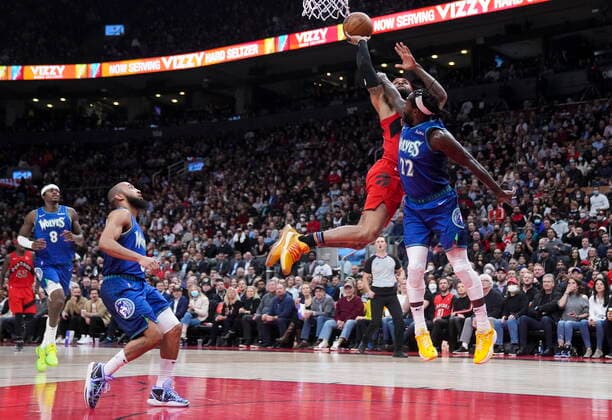 March 30, 2022, TORONTO, ON, CANADA: Toronto Raptors guard Gary Trent Jr. (33) gets fouled by Minnesota Timberwolves guard Patrick Beverley (22) during first half NBA, Basketball Herren, USA basketball action in Toronto, Wednesday, March 30, 2022. Canada News - March 30, 2022  - ZUMAc35_ 20220330_zaf_c35_145 Copyright: xNathanxDenettex