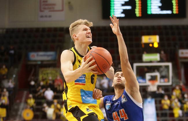 Ludwigsburg , Basketball easycredit BBL Bundesliga MHP Riesen Ludwigsburg vs SYNTAINICS MBC , Johannes Patrick Riesen