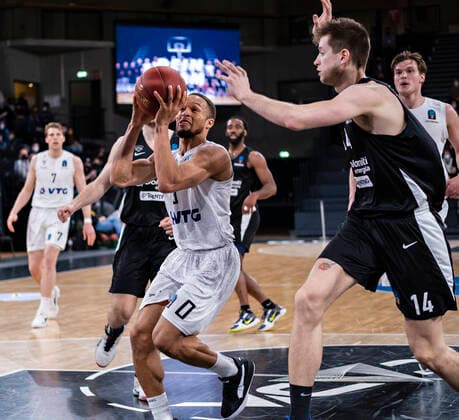 Jaylon Brown Towers , Andrea Mezzanotte Trento 30 03 22, Hamburg, Hamburg Towers vs Dolimiti Energia Trento, Basketball 7Days EuroCup, Round 17, Season 2021 2022 Â