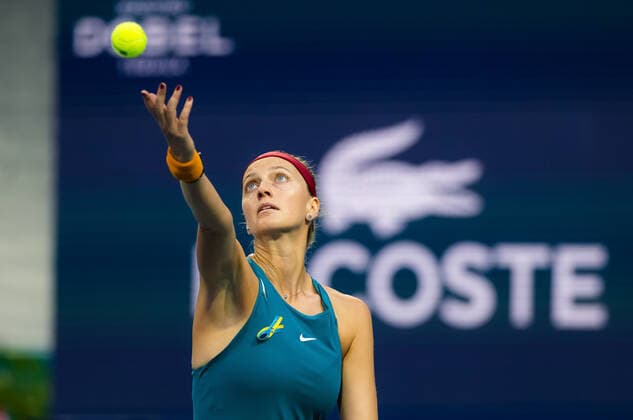 March 30, 2022, MIAMI, FLORIDA, UNITED STATES: Petra Kvitova of the Czech Republic in action during the quarter-final of the 2022 Miami Open WTA, Tennis Damen 1000 tennis tournament against Iga Swiatek of Poland MIAMI UNITED STATES - ZUMAa181 20220330_zaa_a181_068 Copyright: xRobxPrangex