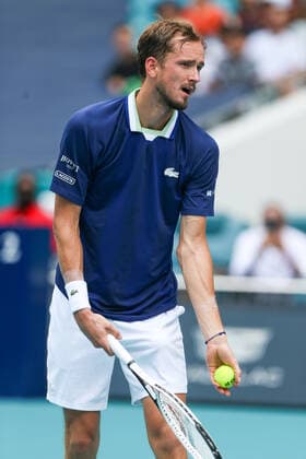 March 31, 2022, Miami Gardens, Florida, United States: Daniil Medvedev (RUS) returns a shot during the men s singles quarterfinals at the Miami Open presented by Itau at Hard Rock Stadium in Miami Gardens, Florida. Miami Gardens United States - ZUMAw109 20220331_zap_w109_018 Copyright: xDebbyxWongx